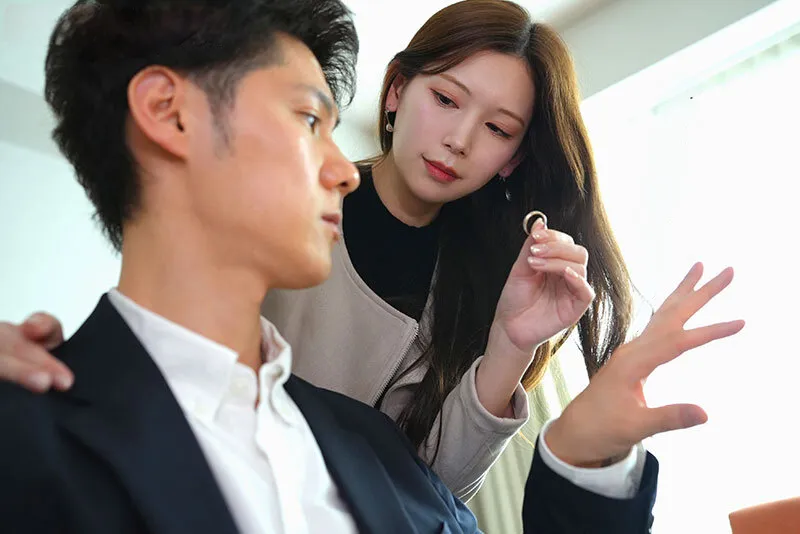 Cô vợ đi đi chơi, chồng yêu ở nhà bị nhỏ em người vợ gạ chịch không trượt phát nào